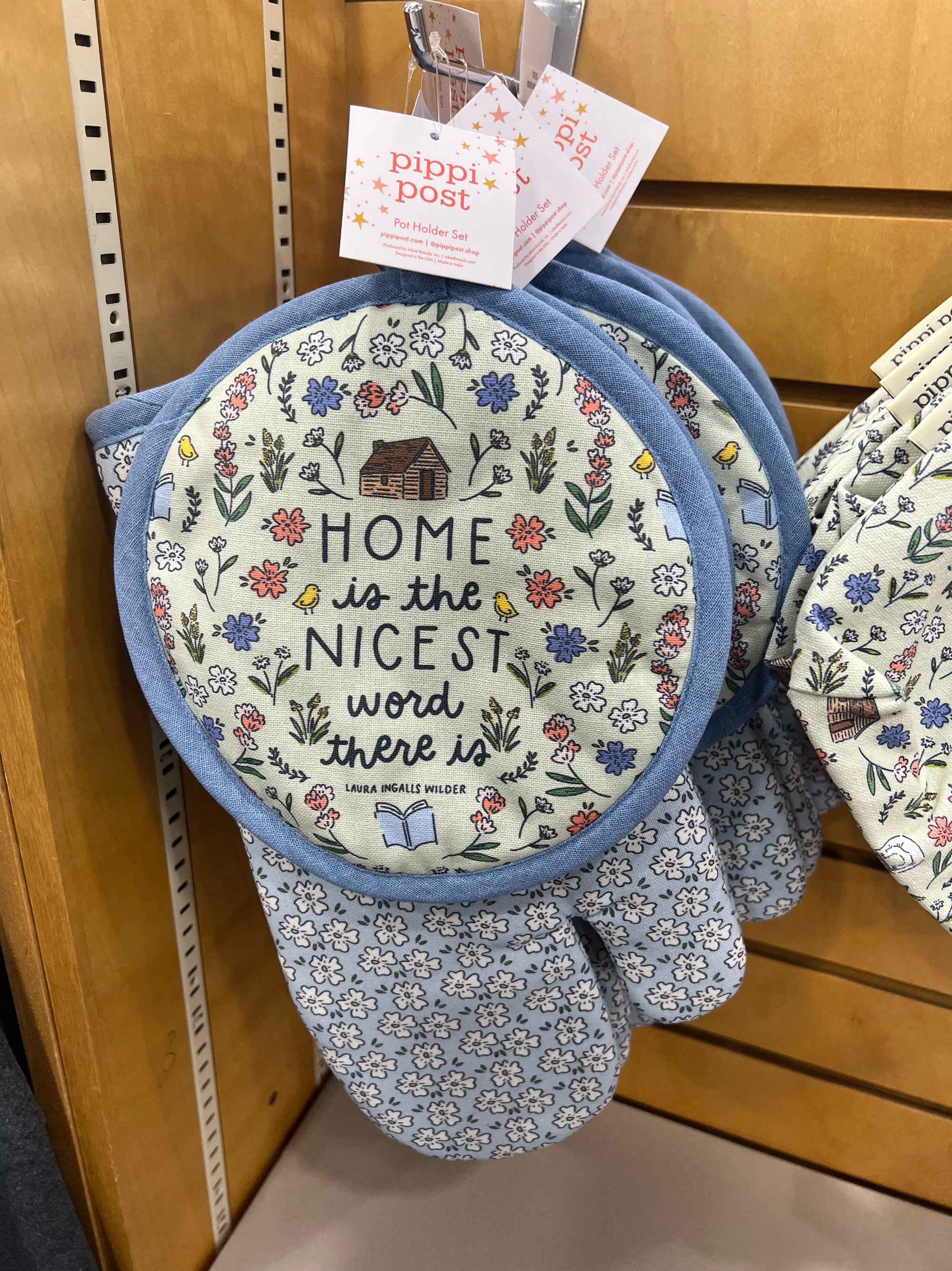 Home is the Nicest Word Prairie Pot Holder Set